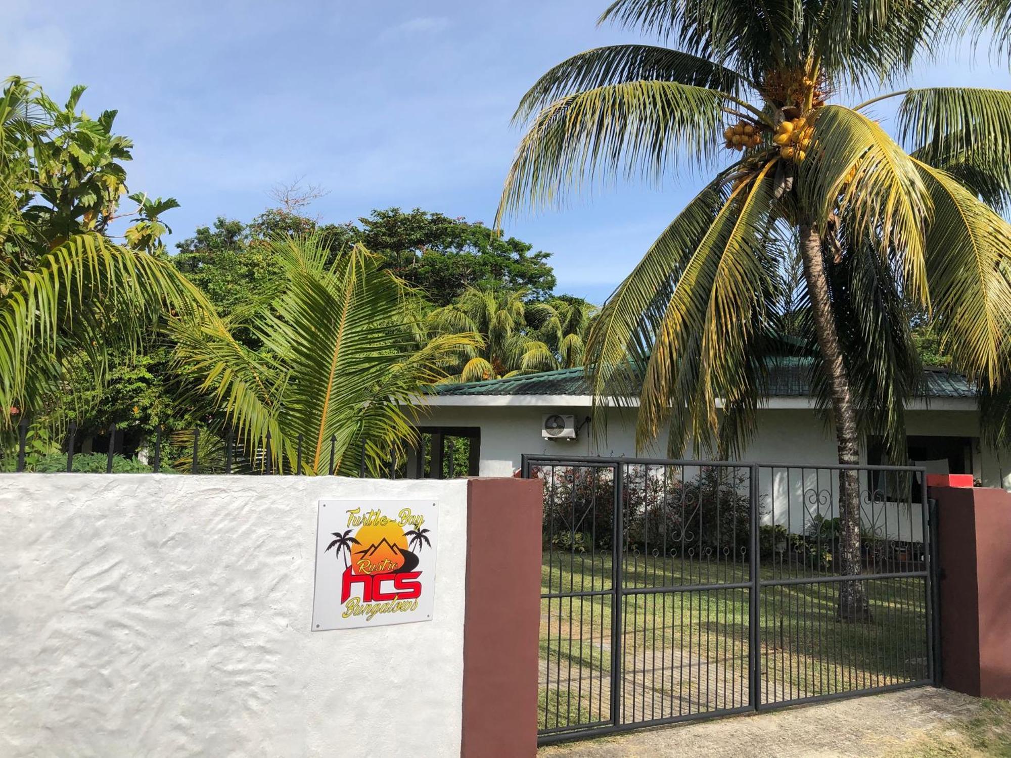 Hcs Bungalows Turtle Bay Rustic Bungalow Au Cap ภายนอก รูปภาพ