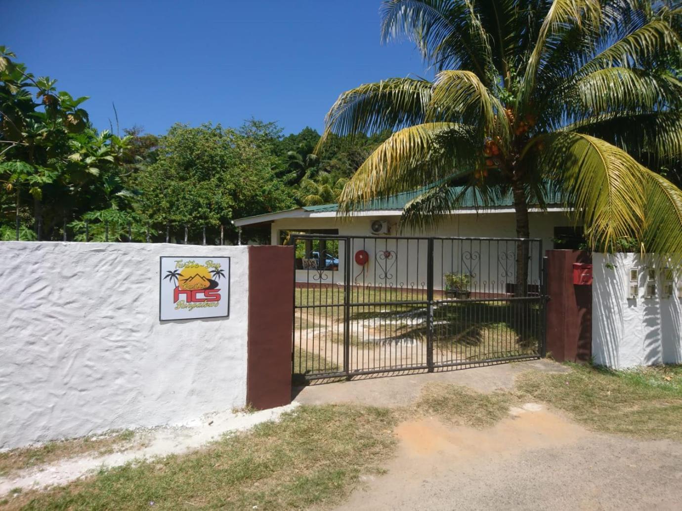 Hcs Bungalows Turtle Bay Rustic Bungalow Au Cap ภายนอก รูปภาพ