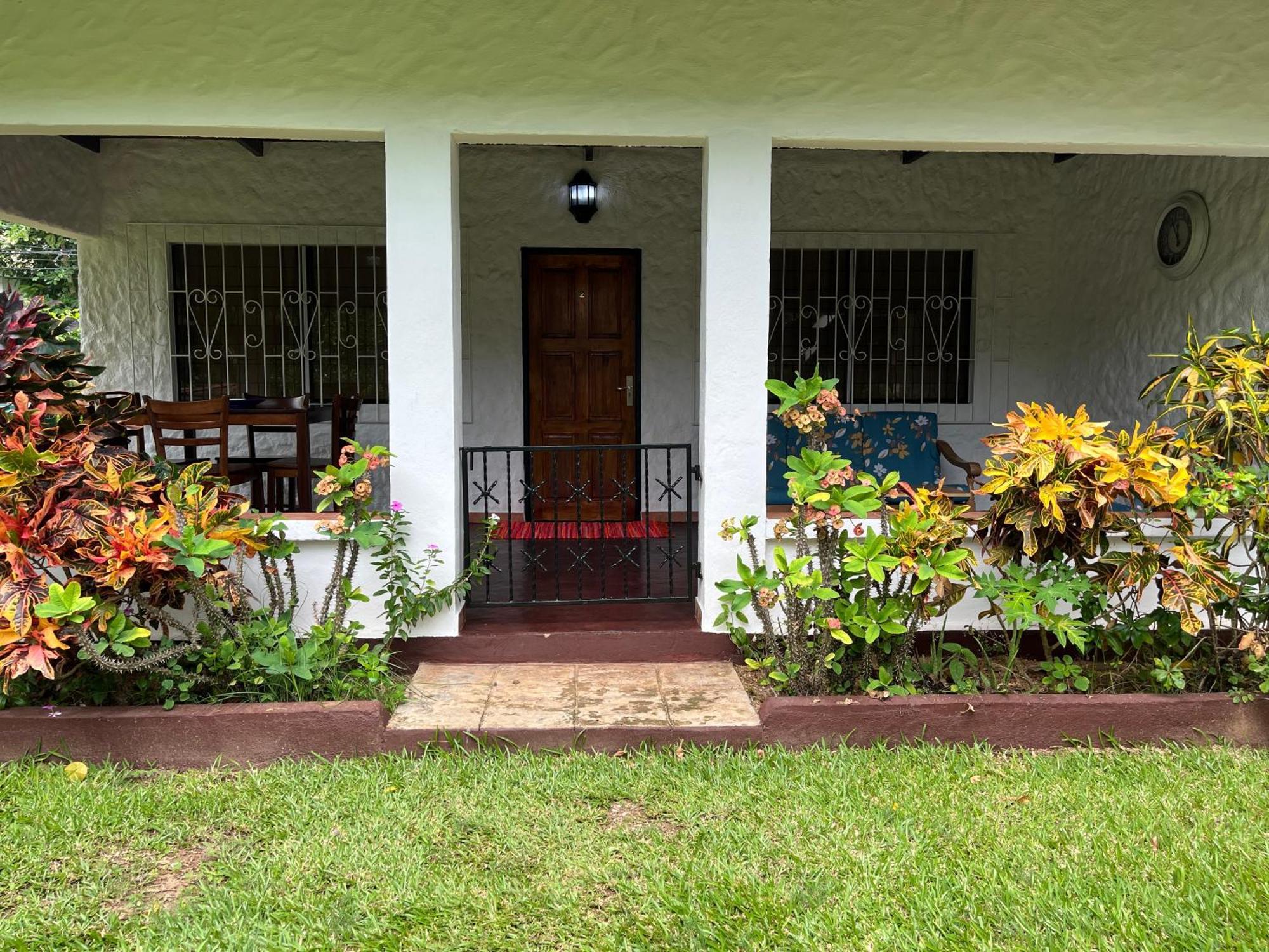 Hcs Bungalows Turtle Bay Rustic Bungalow Au Cap ภายนอก รูปภาพ
